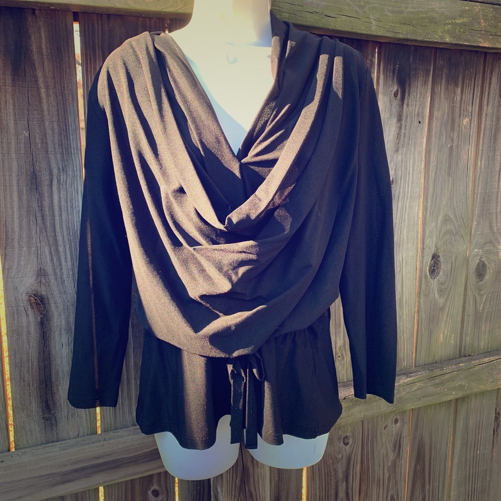 🌟SALE Women’s (L) blouse with tie at waist